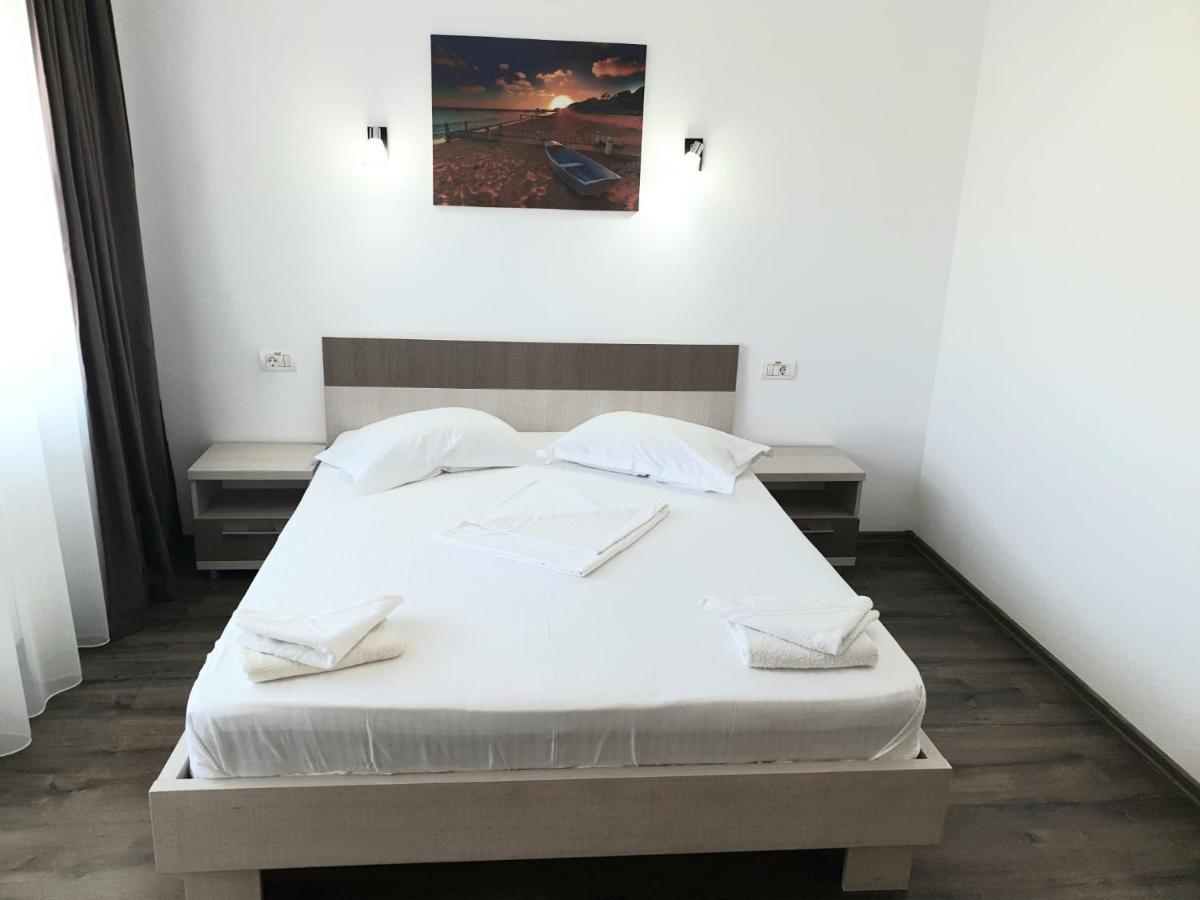 Vila Yna Năvodari Kültér fotó